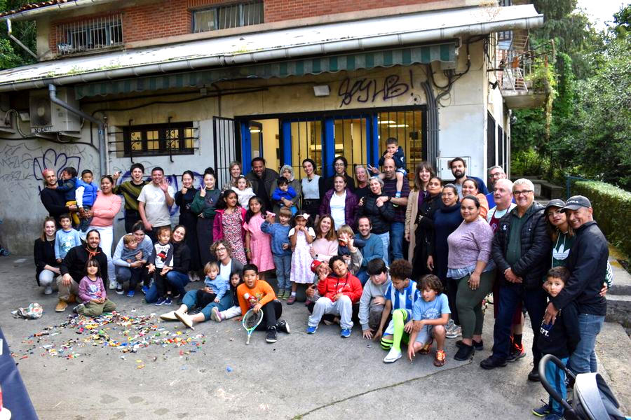 Zazpi ikastetxetako 100 familiak hartuko dute parte Familia Lagunak egitasmoan