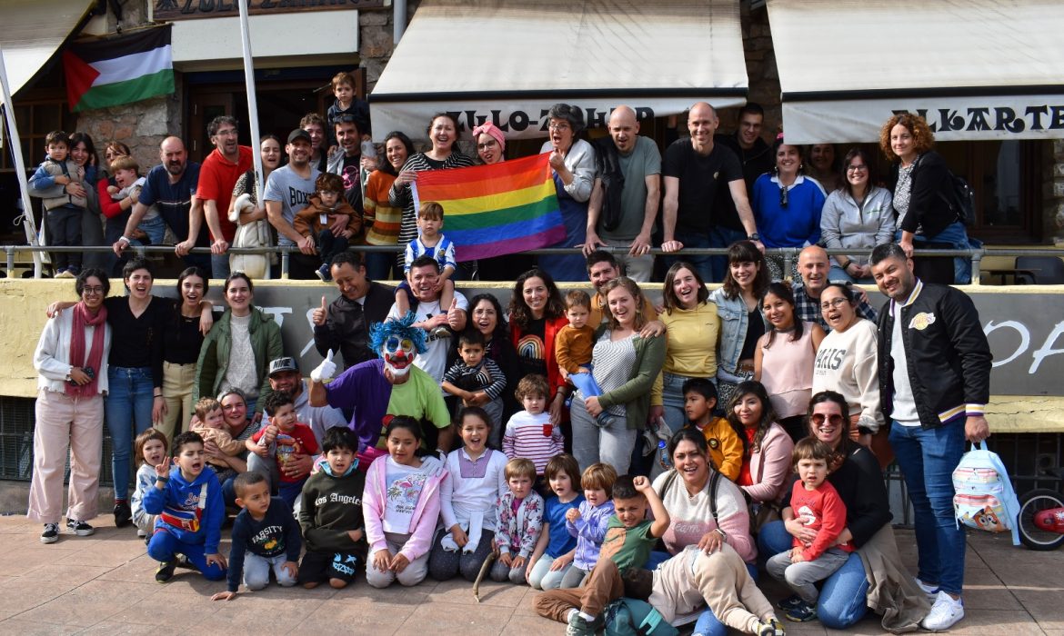 Cocinan juntos en la sociedad Zulo Zahar con el objetivo de fomentar la diversidad cultural