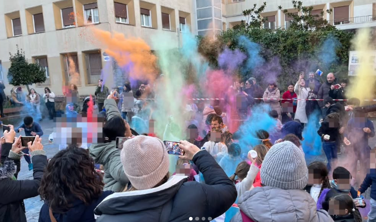 “Holi Fest” Antiguako jaietan
