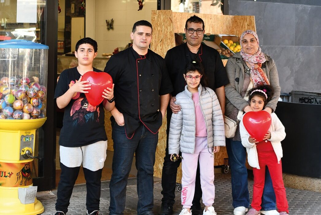 “Halal harategi, janari denda eta topagune bat Altzan, auzoa egiteko”